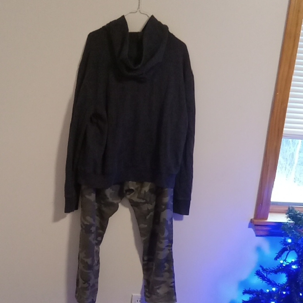 Aeropostale Hoodie and Camouflage Pants Set - Picture 3 of 4